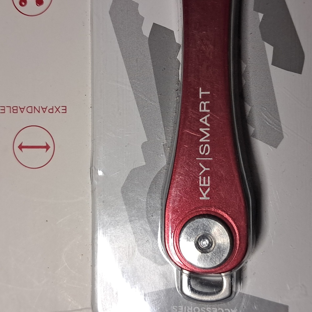 KeySmart Compact Key Holder - Picture 6 of 7